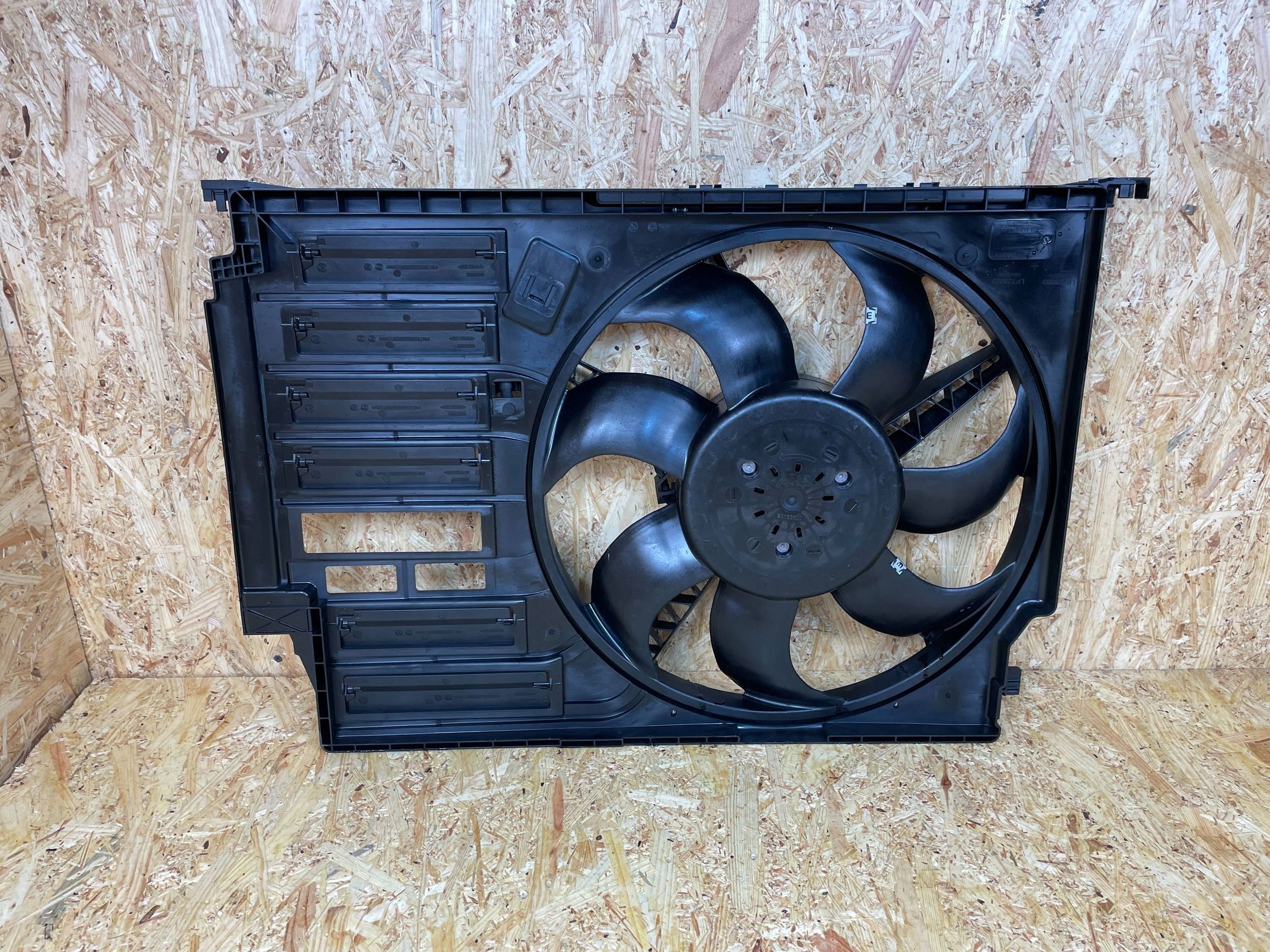 Wentylator chłodnic Obudowa BMW 1 F40 2 F44 Mini F54 F55