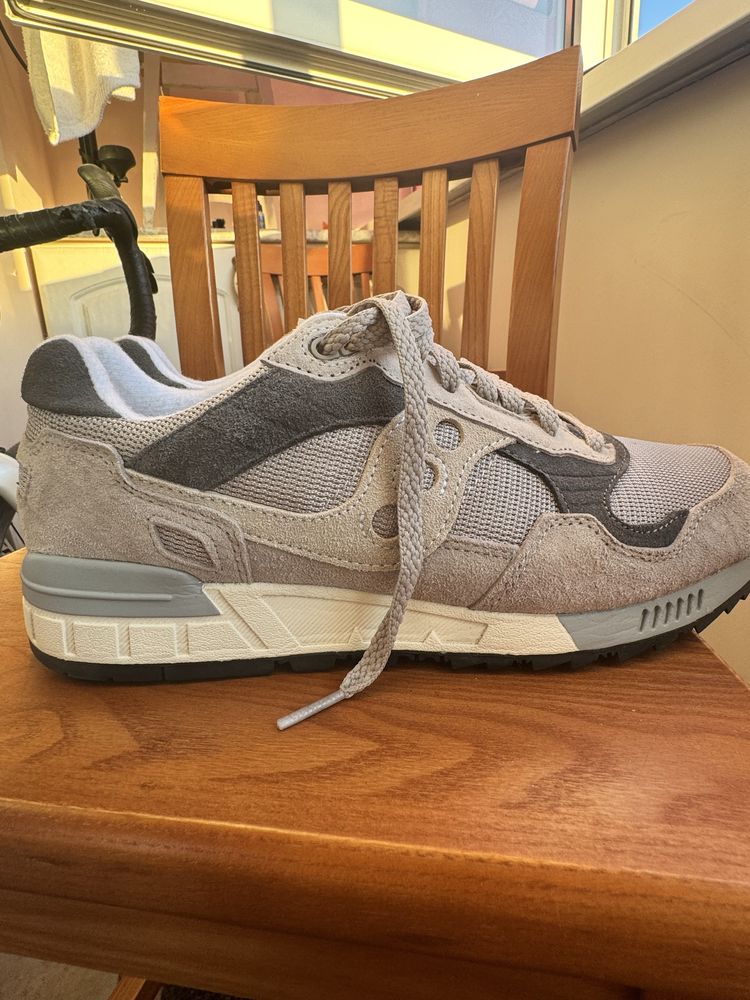 Кросівки saucony shadow 5000 бежеві нові