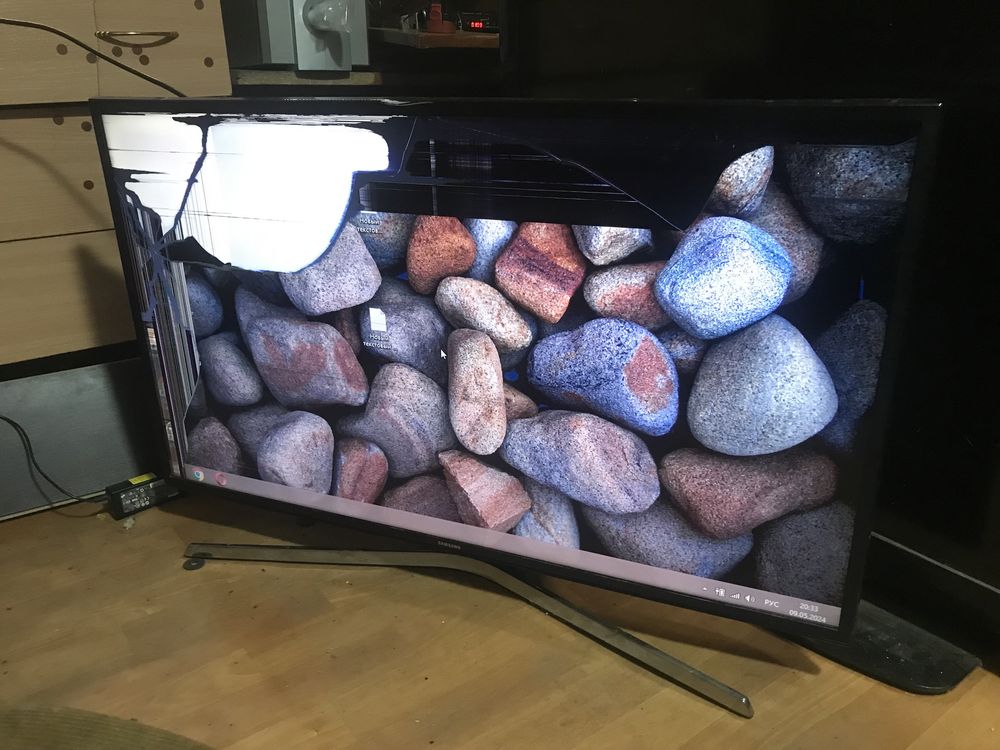 Телевизор Sumsung  Smart TV 40” 4k
