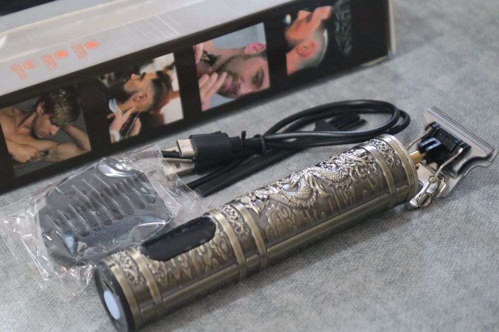 Máquina de Barba, Cabelo e Pelos T9 – USB com 4 Pentes