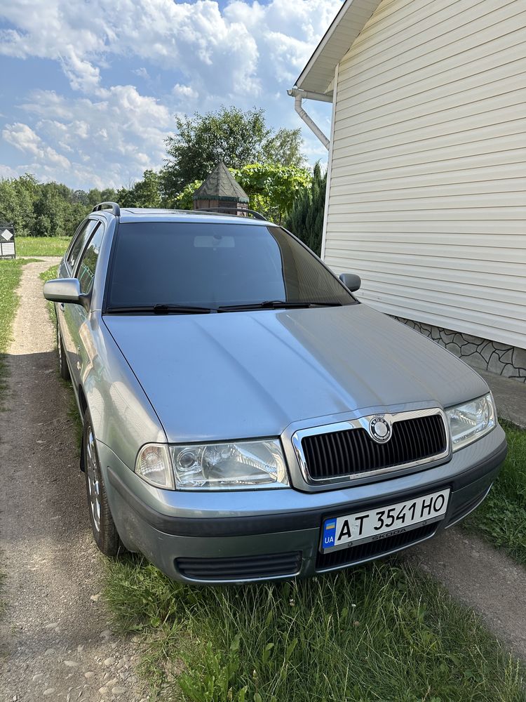 Школа октавія тур