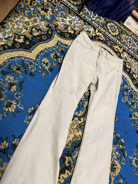 flared jeans светлые