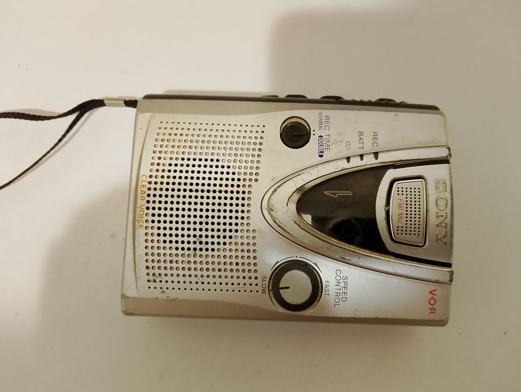 Sony Cassette Player z głośnikiem.  Dobry stan. Działa