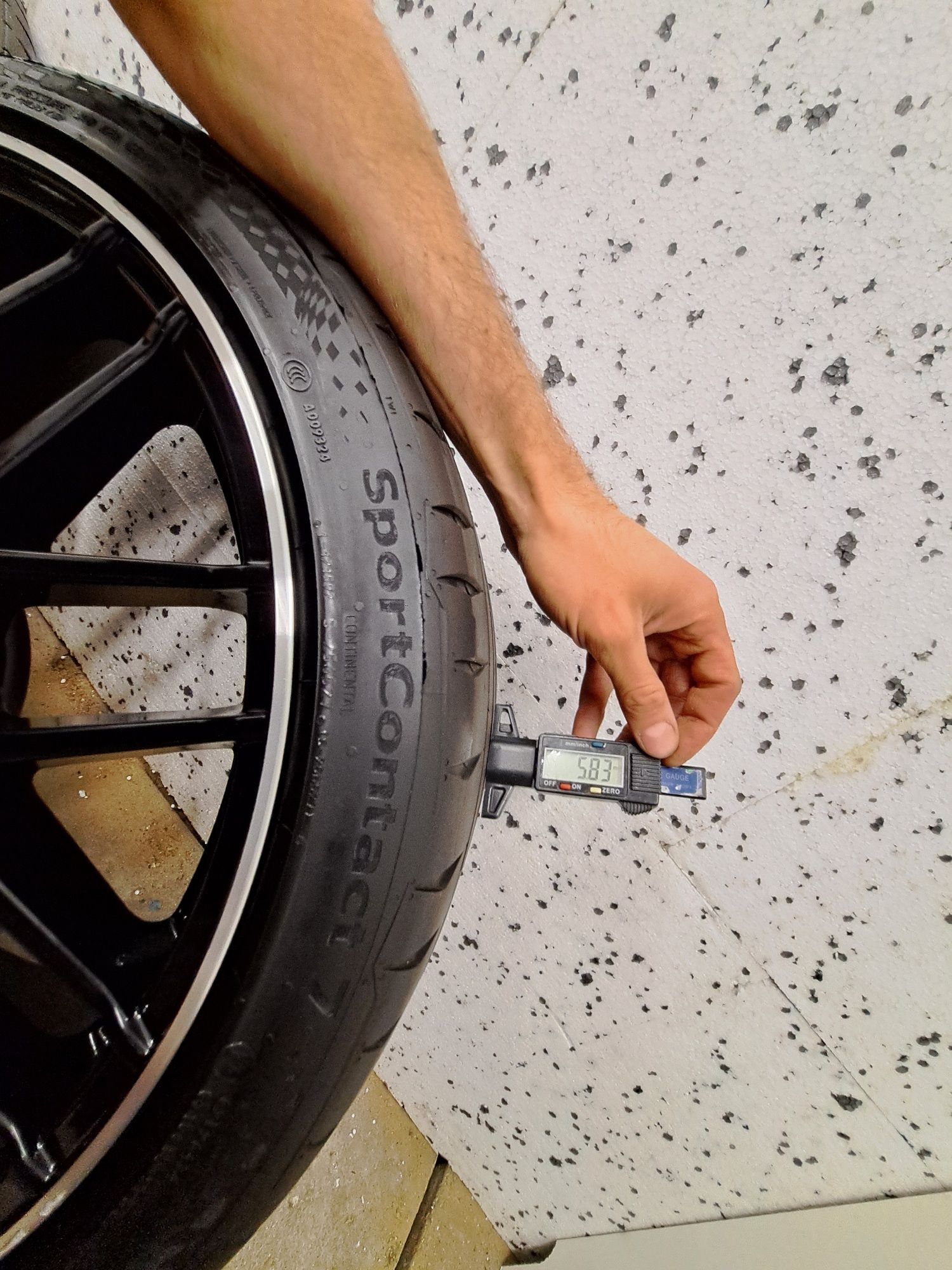 Alufelgi 19 Mercedes AMG 5x112 ET45 8,5J Opony Lato Continental 225 40