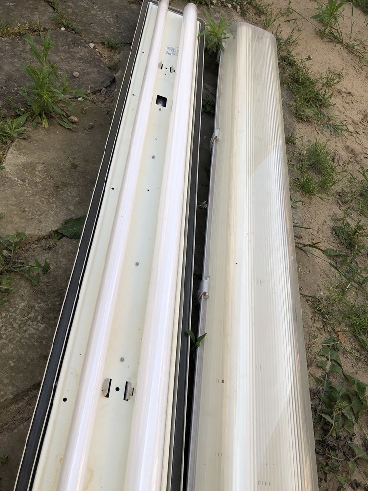 Lampy garażowe świetlówki