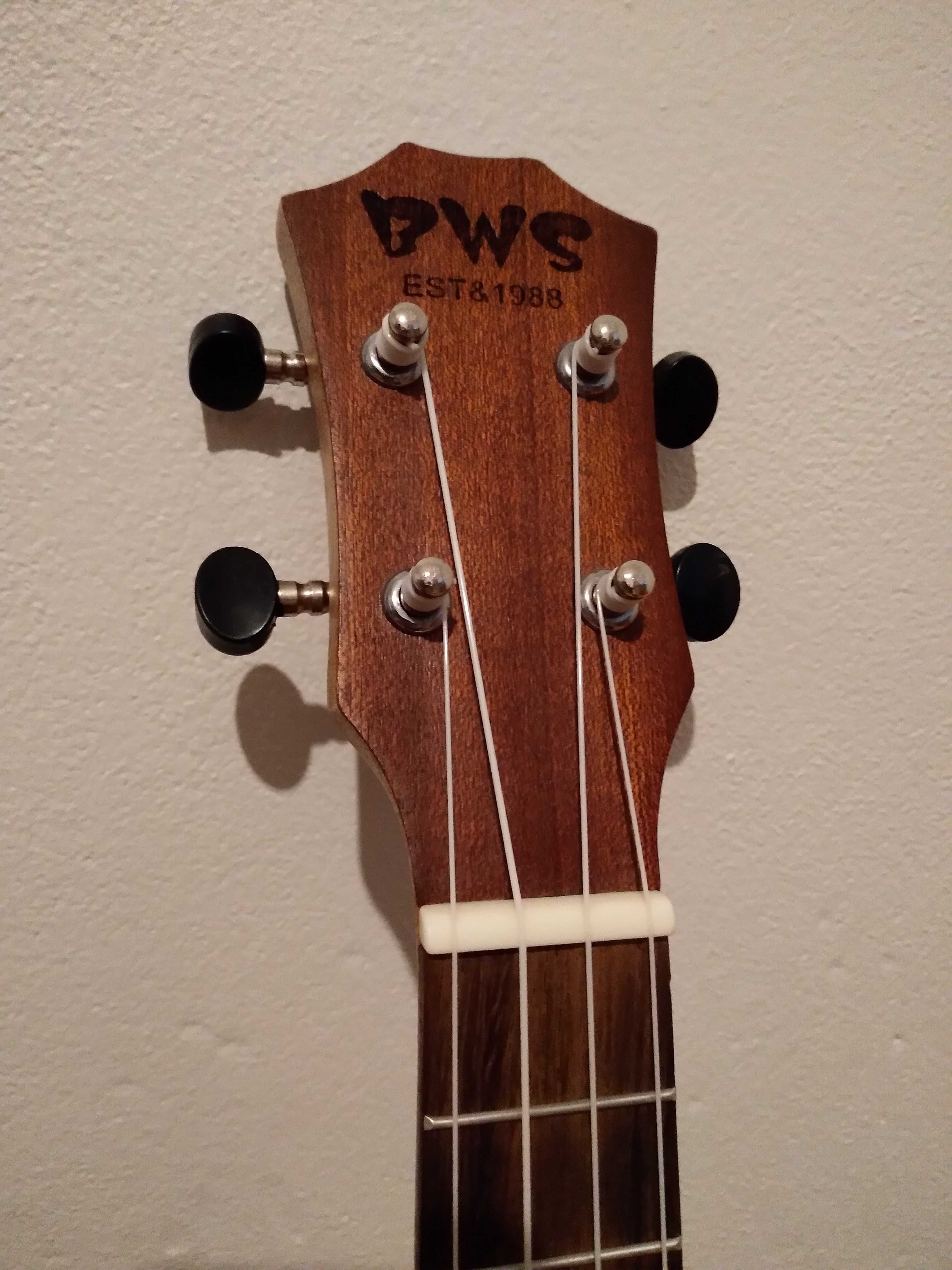 Ukulele koncertowe-drewniane