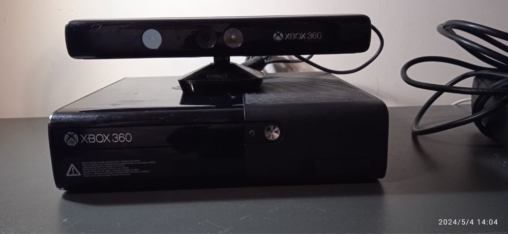 Xbox 360 игровая приставка с дисками