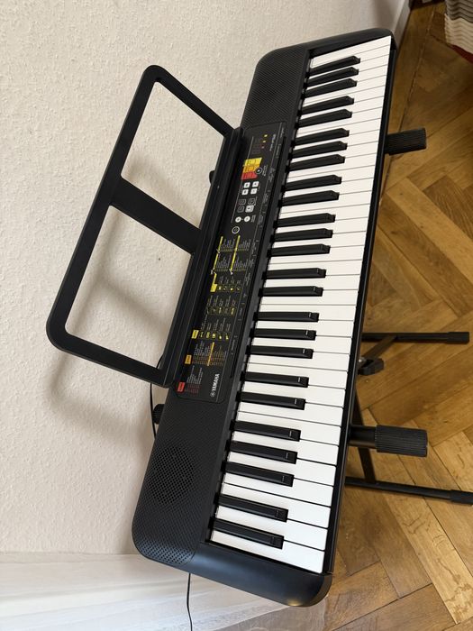 Синтезатор Yamaha psr f 52. Синтезатор