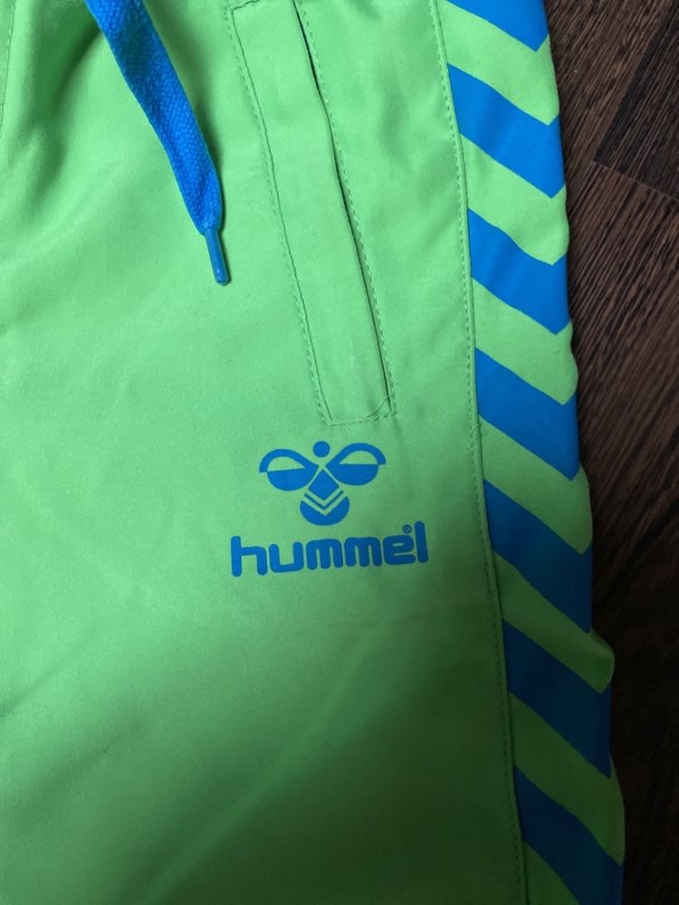 Kąpielówki spodenki Hummel roz. 110