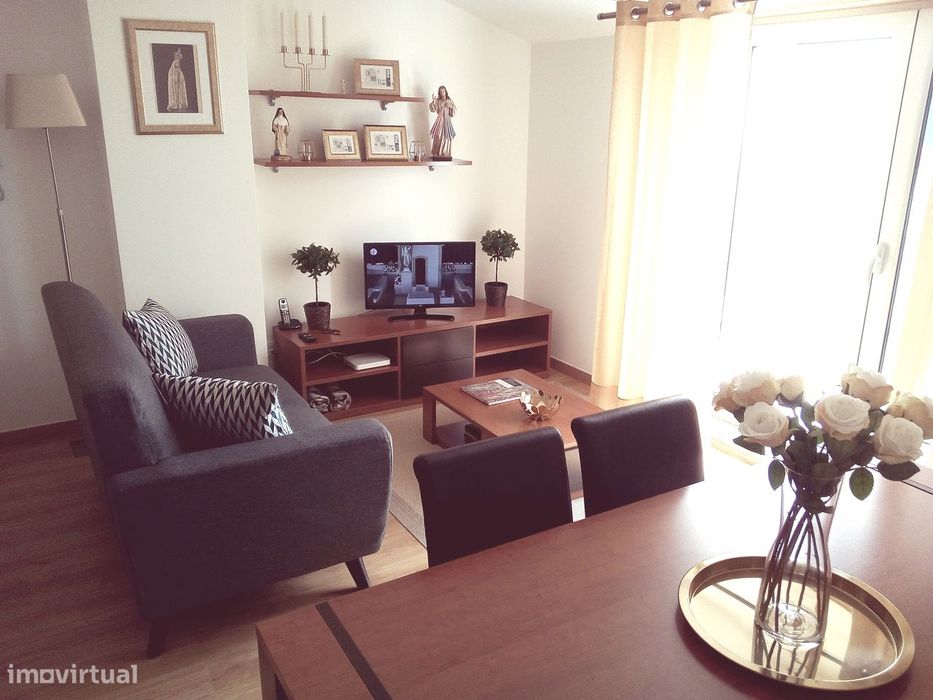 Apartamento T2 mobilado para venda na Avenida dos Pastorinhos - Fátima