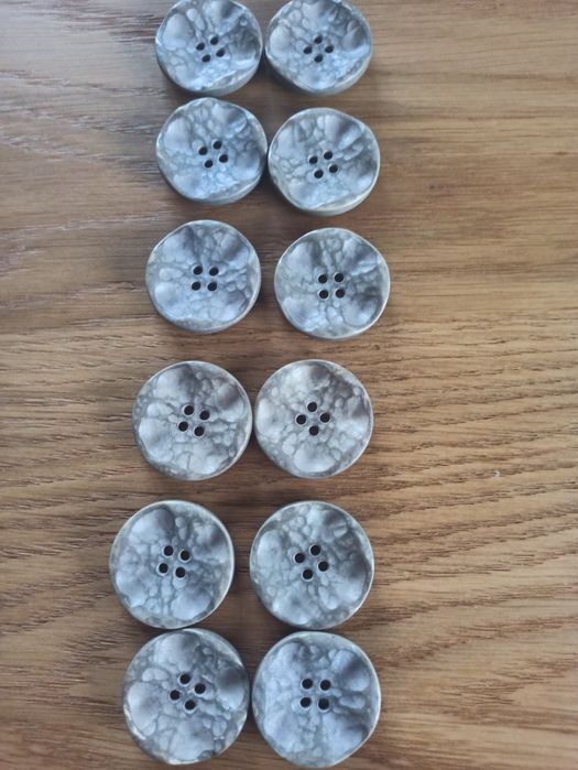 Guziki  63 szt różnej średnicy