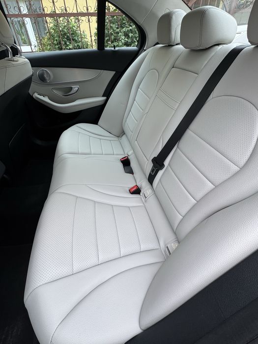 Продам мерседес С300 4matic 2016 рік