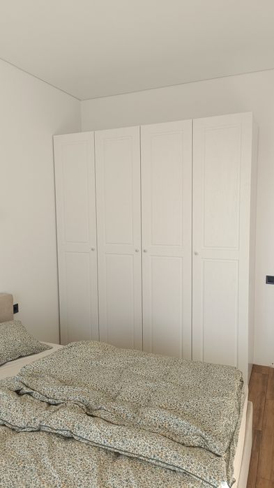 Збірка меблів шафи-купе, комоди, ліжка і тому подібне