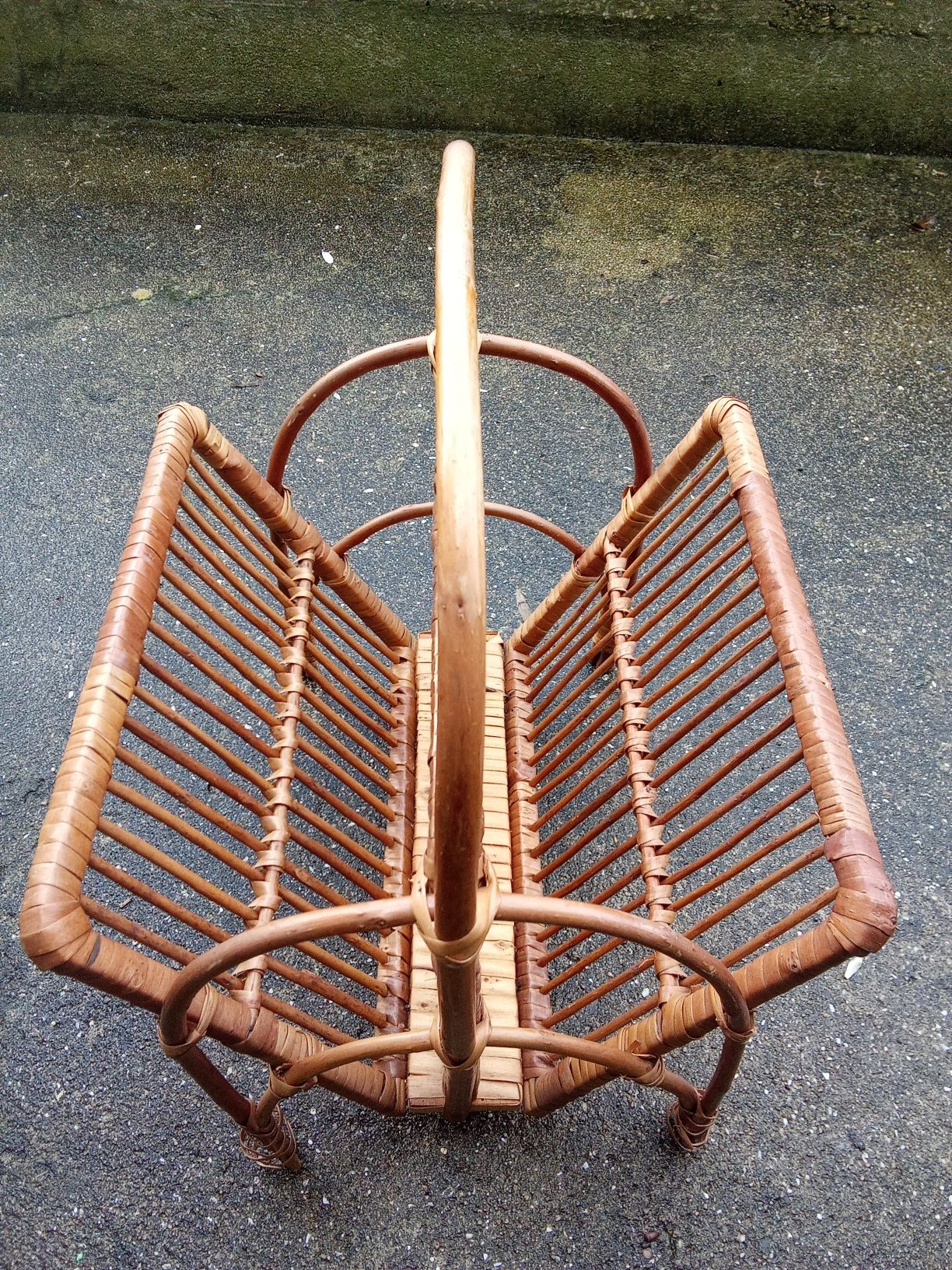 Cesta vintage de madeira / palha