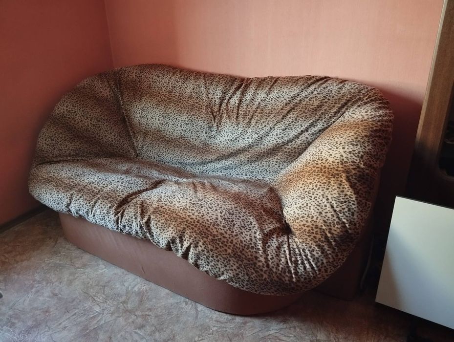 Продам диван недорого