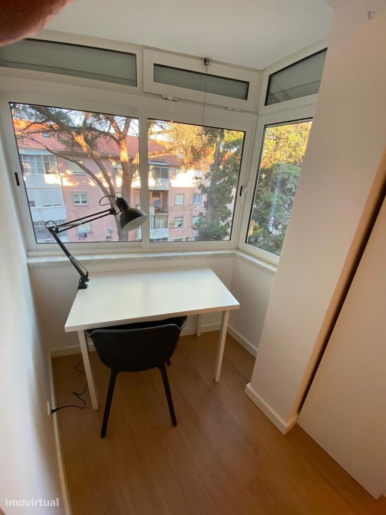 338902 - NOVA SBE 7 min walking! Single bedroom...