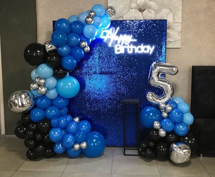 Фотозона, композиції з кульок та гірлянди