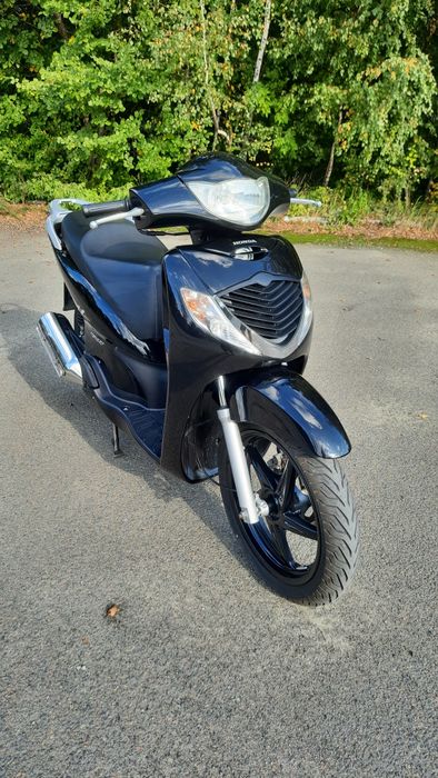 Honda sh 150i  .