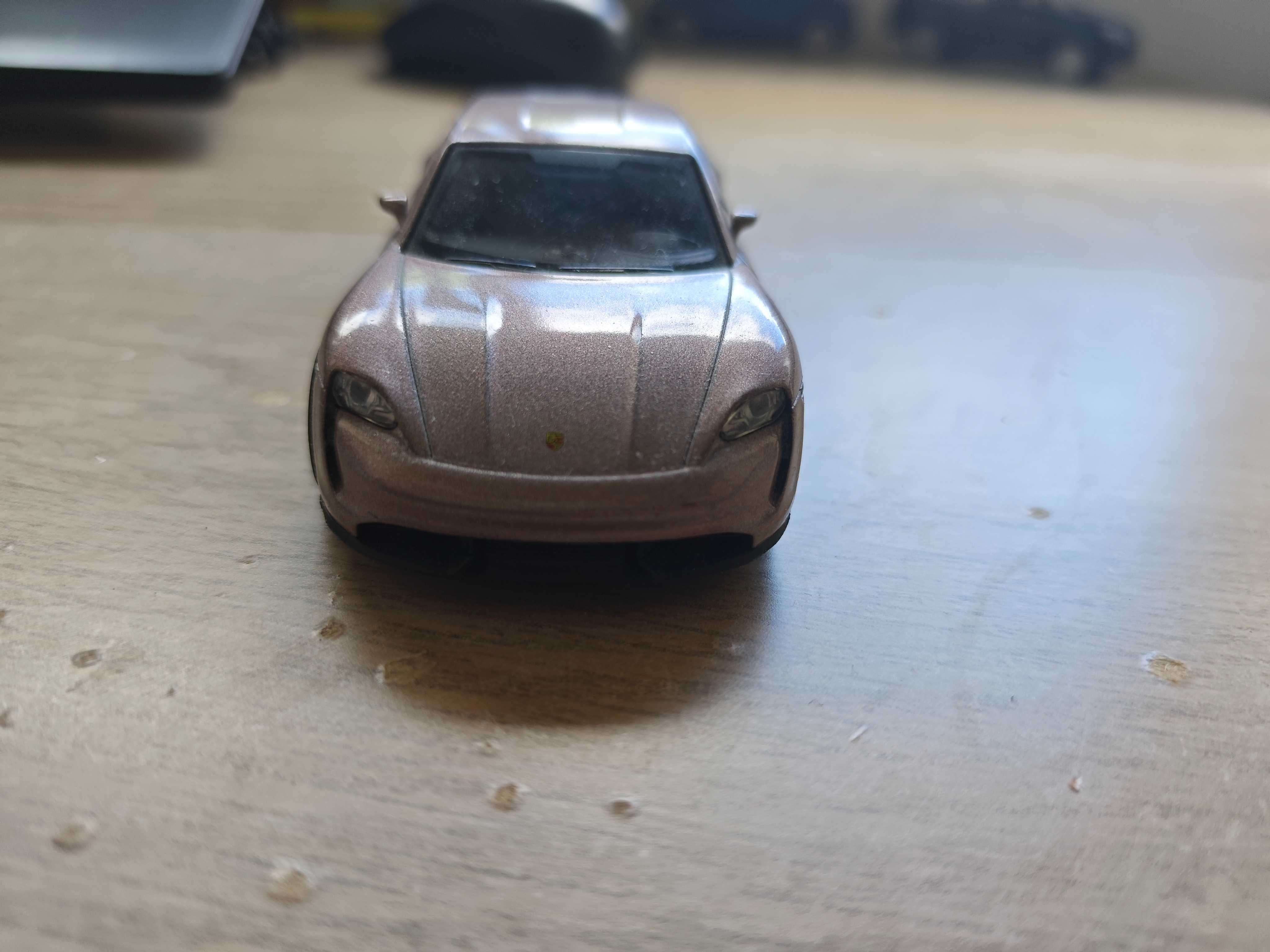 Miniatura Porsche Taycan