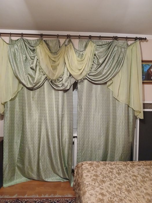 Штори на вікно вживана