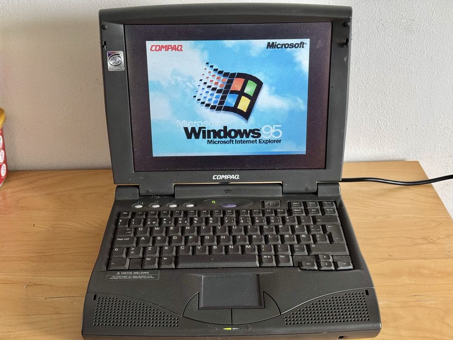 Laptop Compaq Armada Windows 95 Pentium Vintage