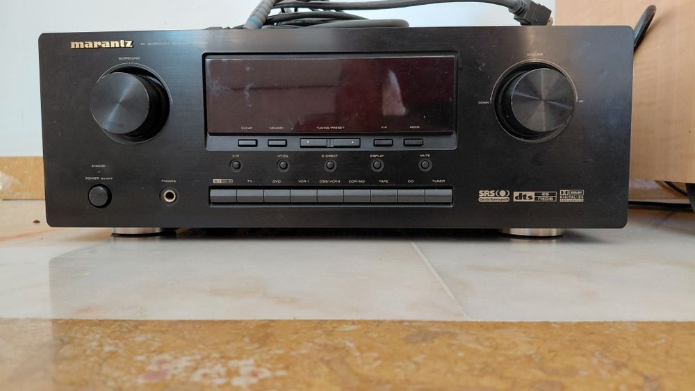 Systema AV Marantz e colunas 7.1 B&W