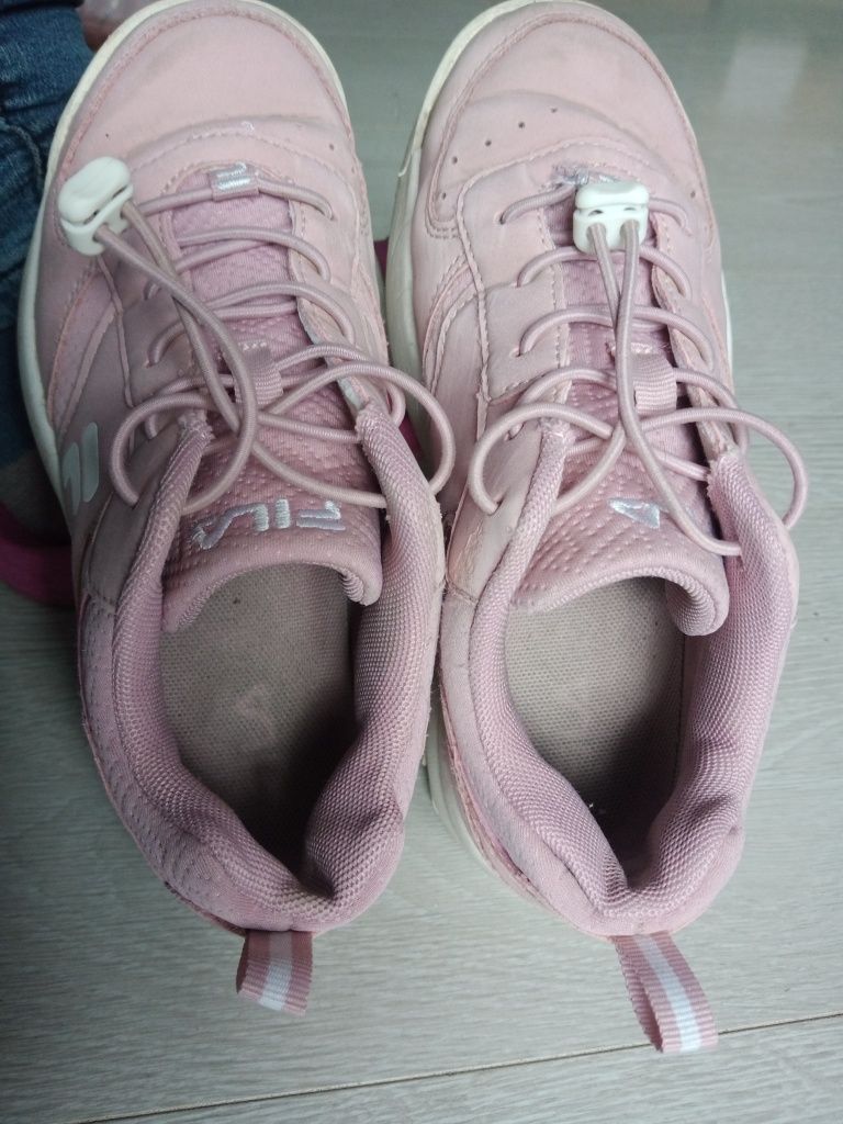 Buty dziewczęce sportowe