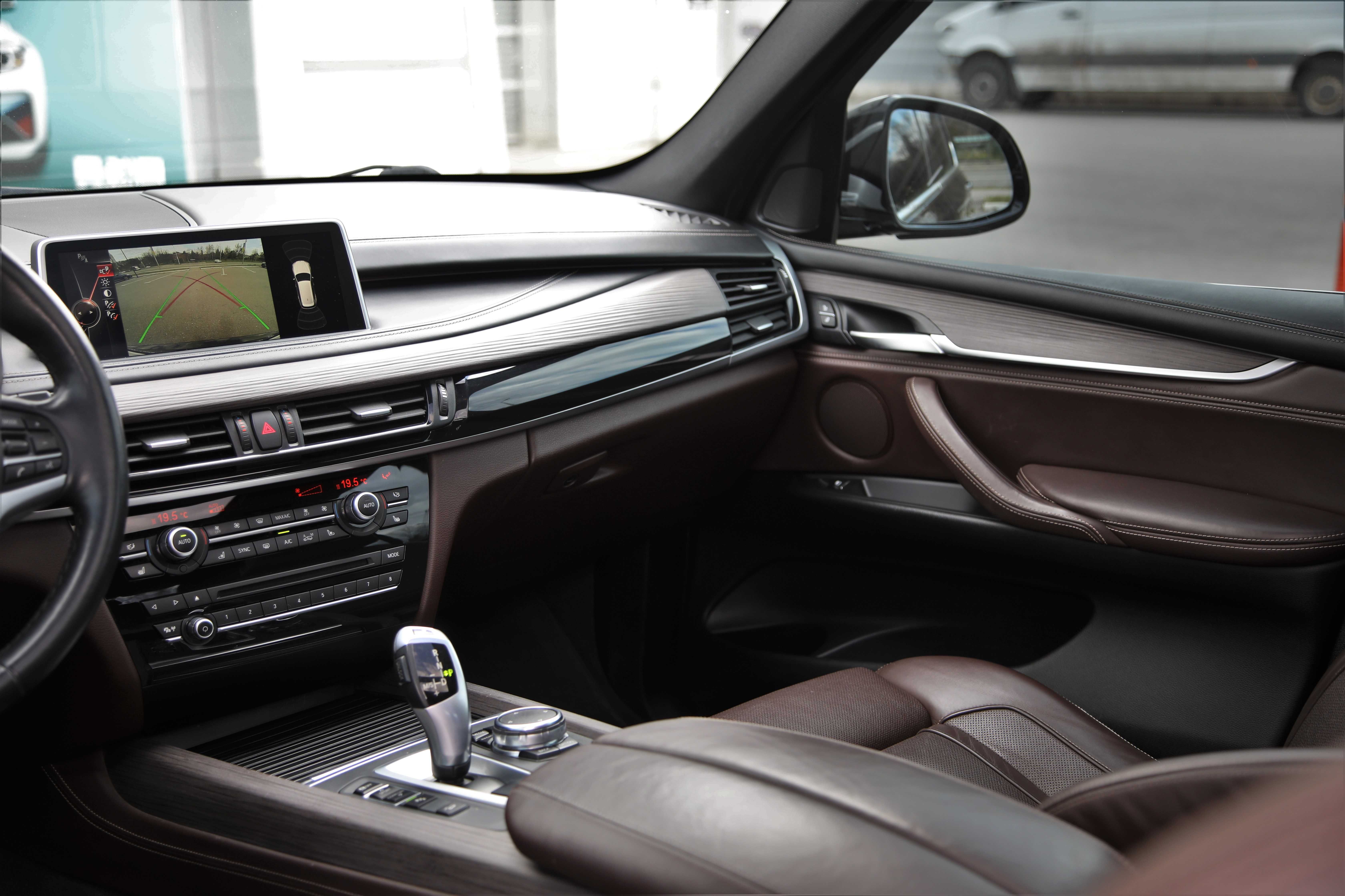 Офіційний BMW X5 40D xDrive 2015 року