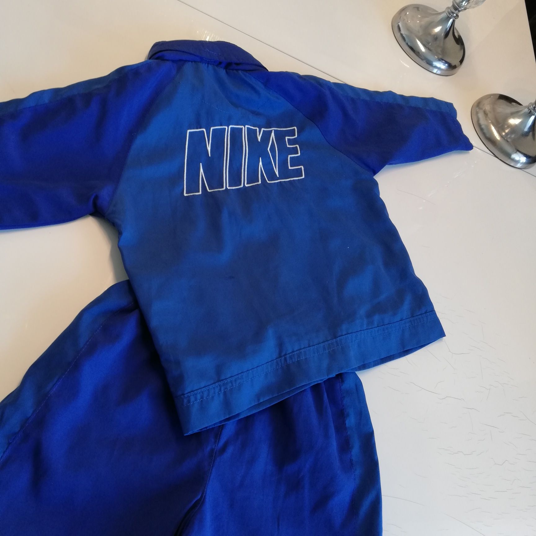 Dres NIKE dla chłopca, roz. 86 z kapturem