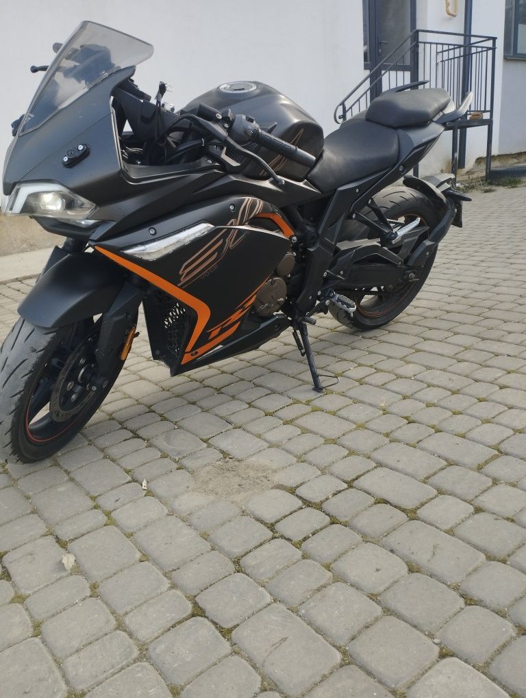 Продам мотоцикл Voge 300rr інжекторний+абс