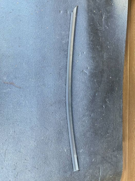 Porsche taycan молдінг двері лівий 9J1839475B041