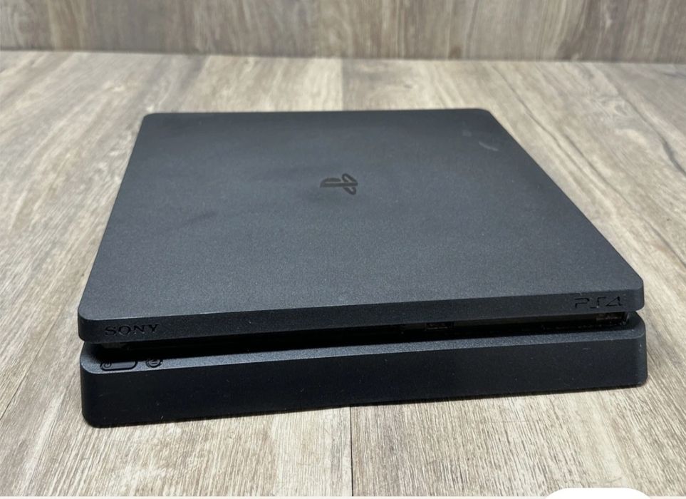 Console de jogos Sony PlayStation 4 Slim