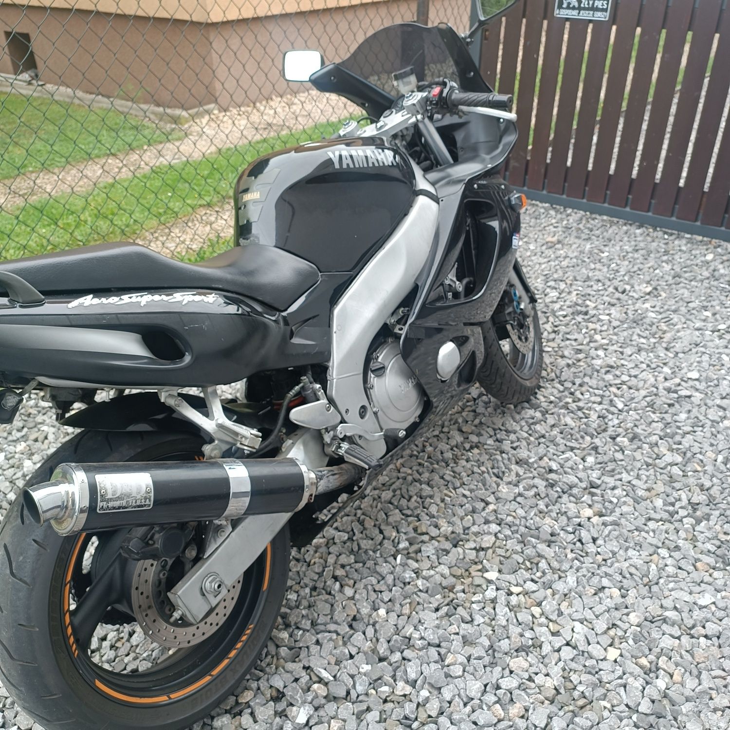 Yamaha yzf 600 wydech lampa gaźniki bak koła tarcze siedzenie pakiet
