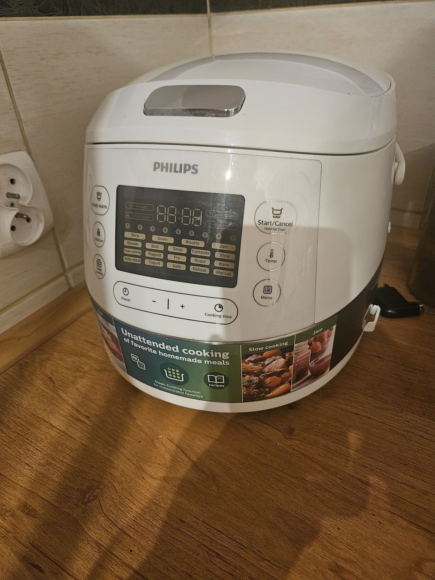 Multicooker PHILIPS HD4731/70
W pełni sprawny Multicooker