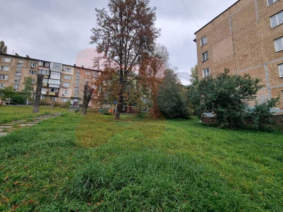 Продам 1 кімнтнатну квартиру вул Сальського 25 метро Дорогожичі Сирець