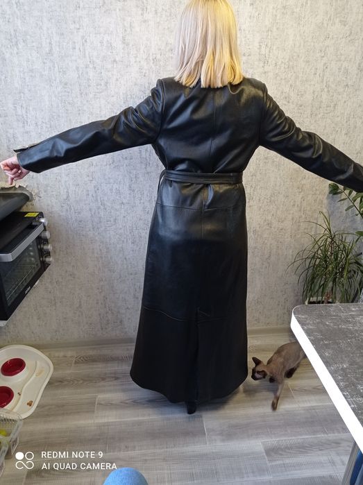 Женский кожаный плащ
