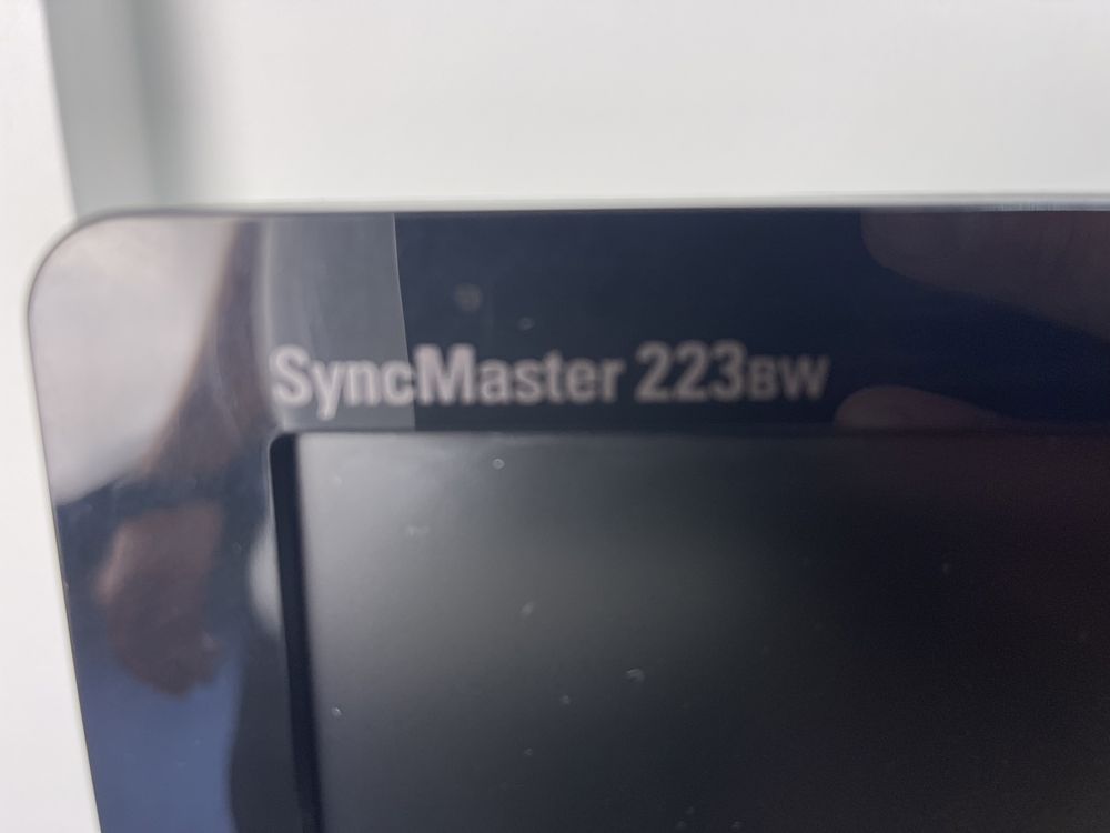 Монітор Samsung SyncMaster 223BW / 22"