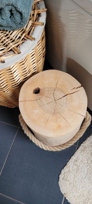 Pieniek z liną z drewna olchowego