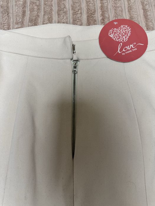 Спідниця з мереживом,дуже ефектно виглядає,від Українського дизайнера