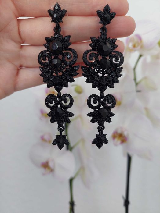 Длинные серьги с чёрными камнями. Бижутерия. Пусеты. Гвоздики