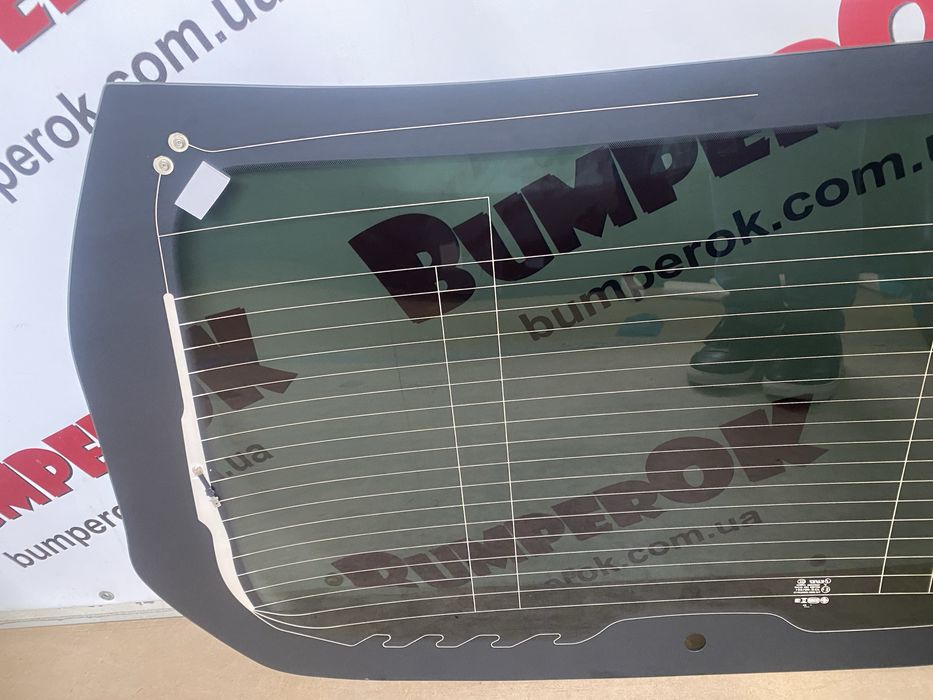 Заднее стекло Ford Mach E