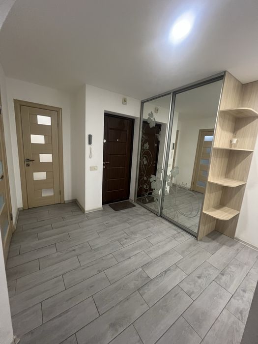 Оренда трикімнатна поблизу центру