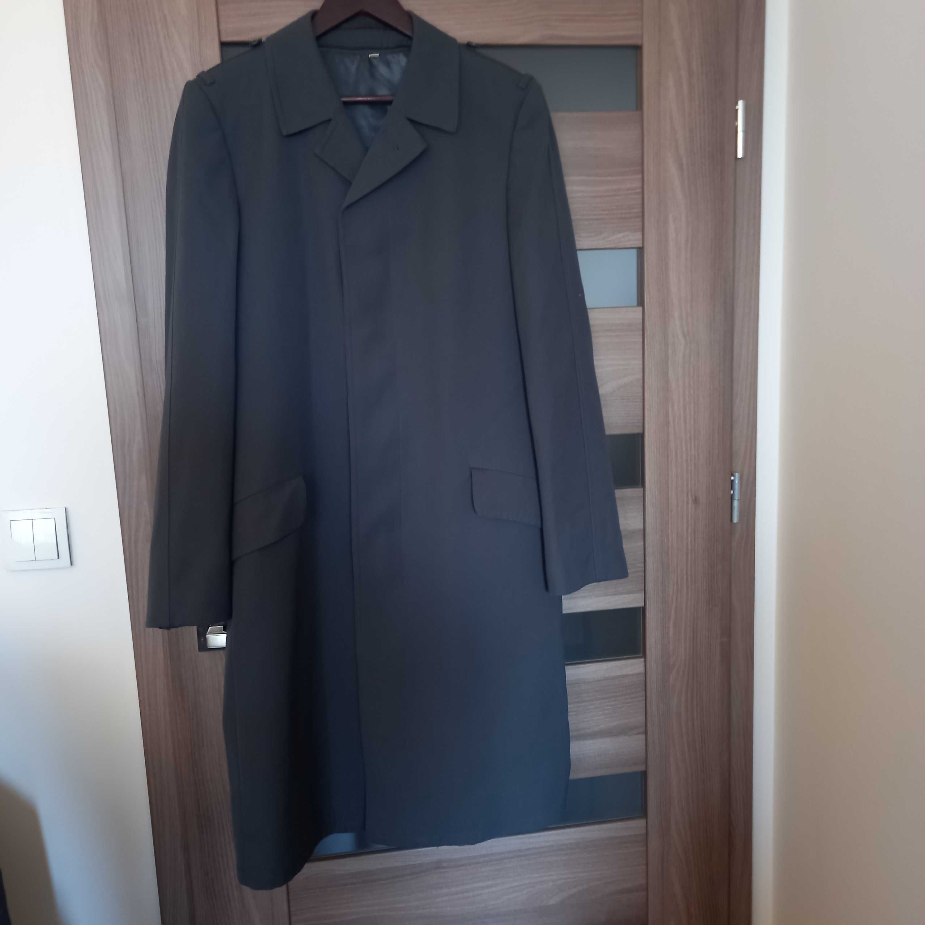 Męski oryginalny niemiecki wojskowy płaszcz UNIFORM BLITZ nr 52.