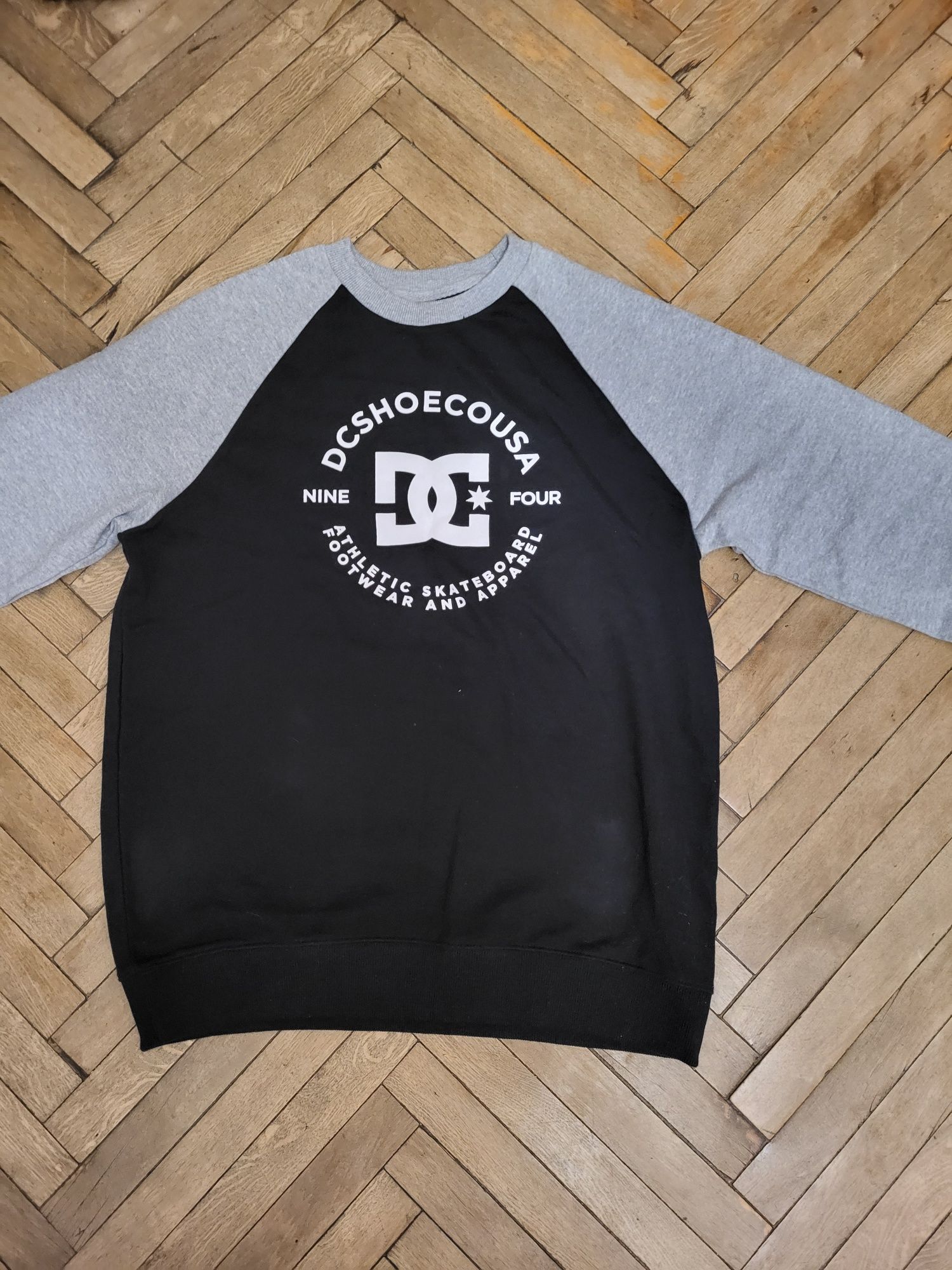 Продам свитшот Dc shoes