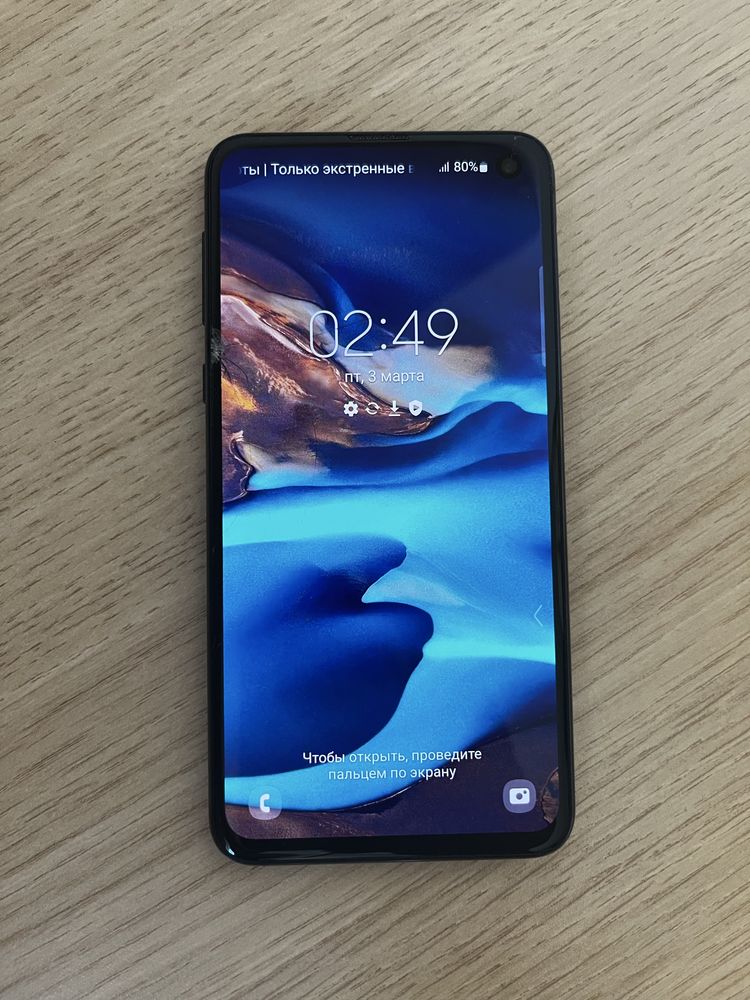 Продам Samsung S10e 6/128gb