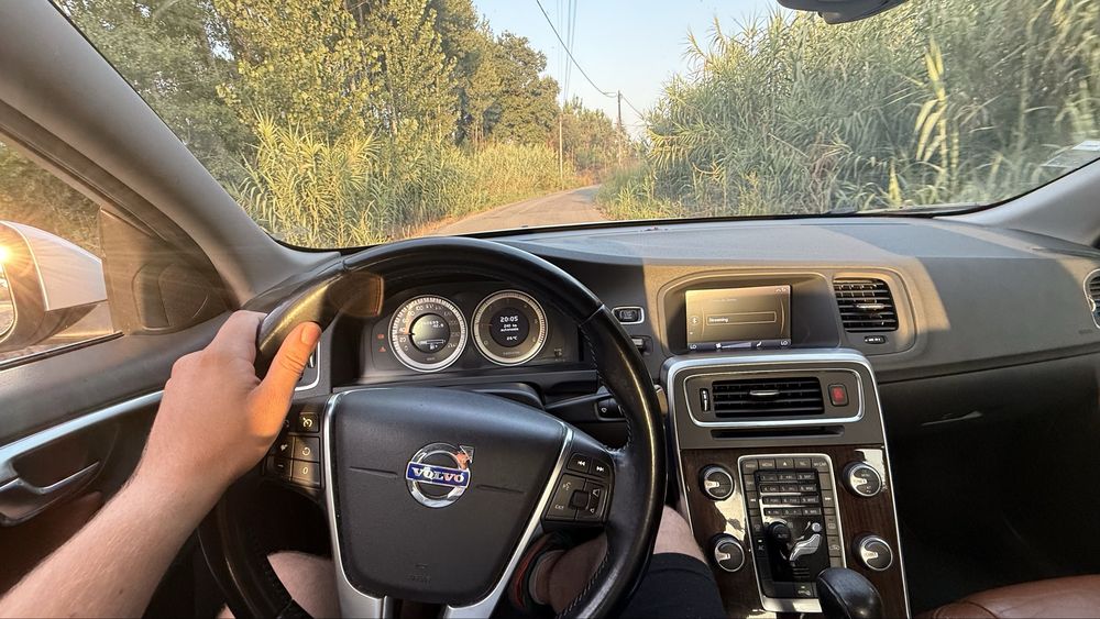 VOLVO S60 D3 Momentum — foto 7