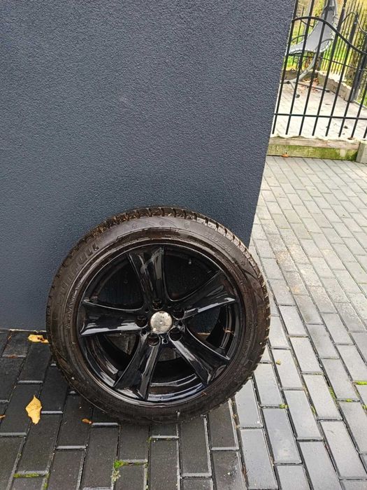 Alufelgi zimowe 18 cali z oponami Opel Insignia.