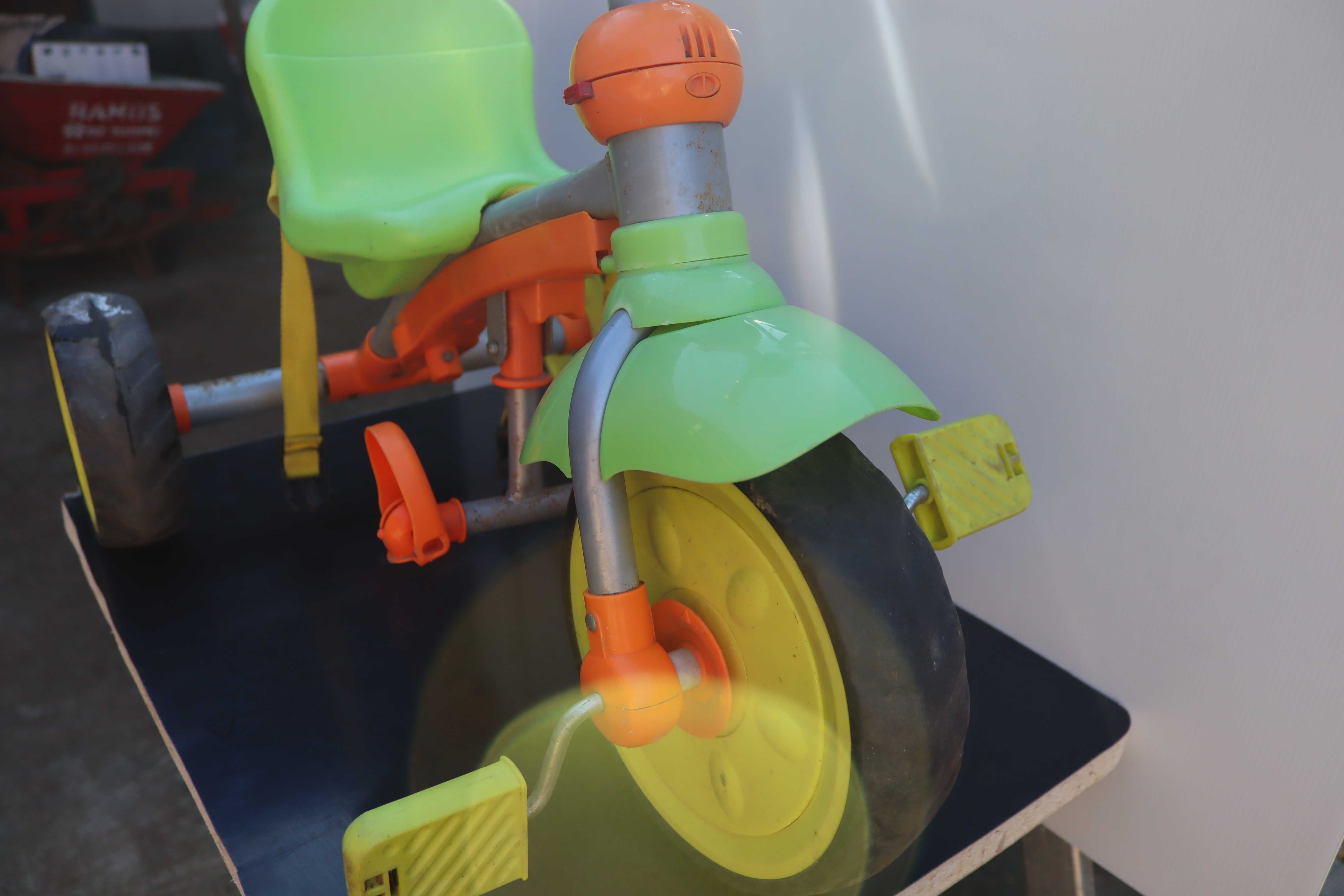 Triciclo em Plástico como novo