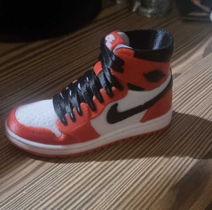 Figurka dekoracja w kształcie buta