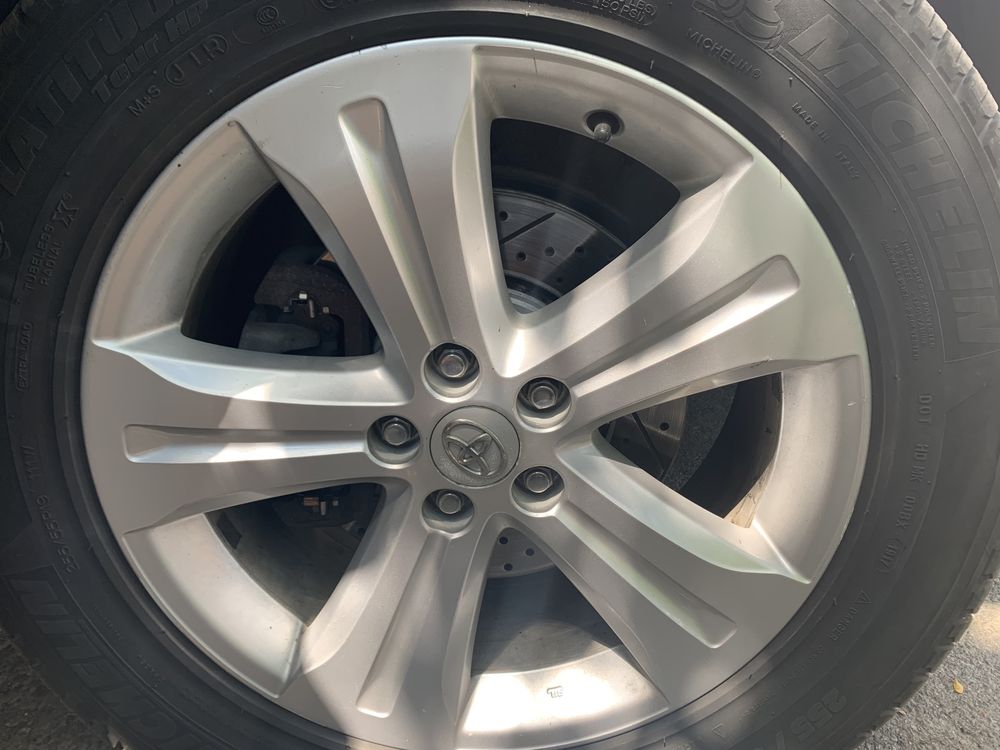 Продам офіційну Toyota Highlander 2011 3,5